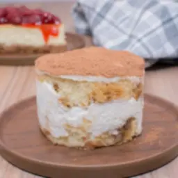 Tiramisu Cake